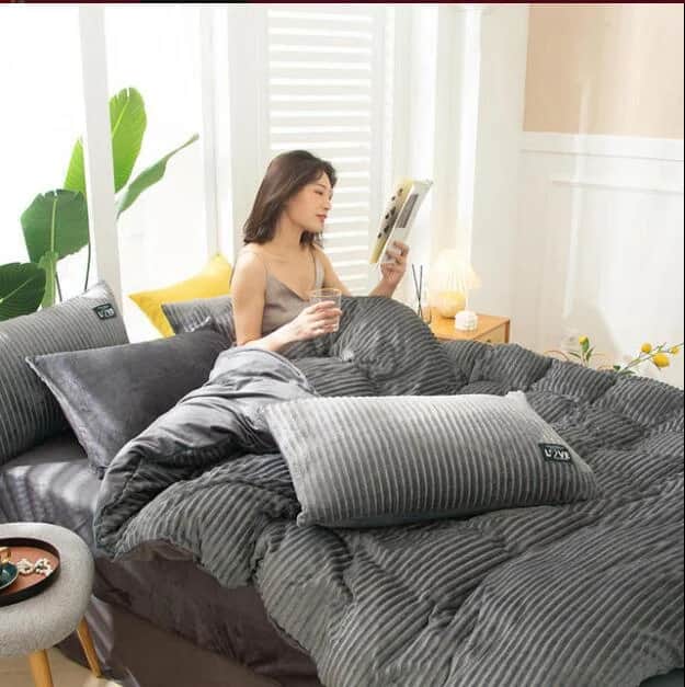 The Hibernest Velvet Set